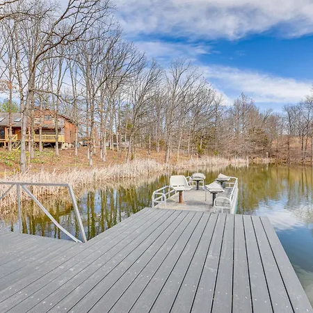 Historic Clark Cabin With Deck And Fishing Pond Access